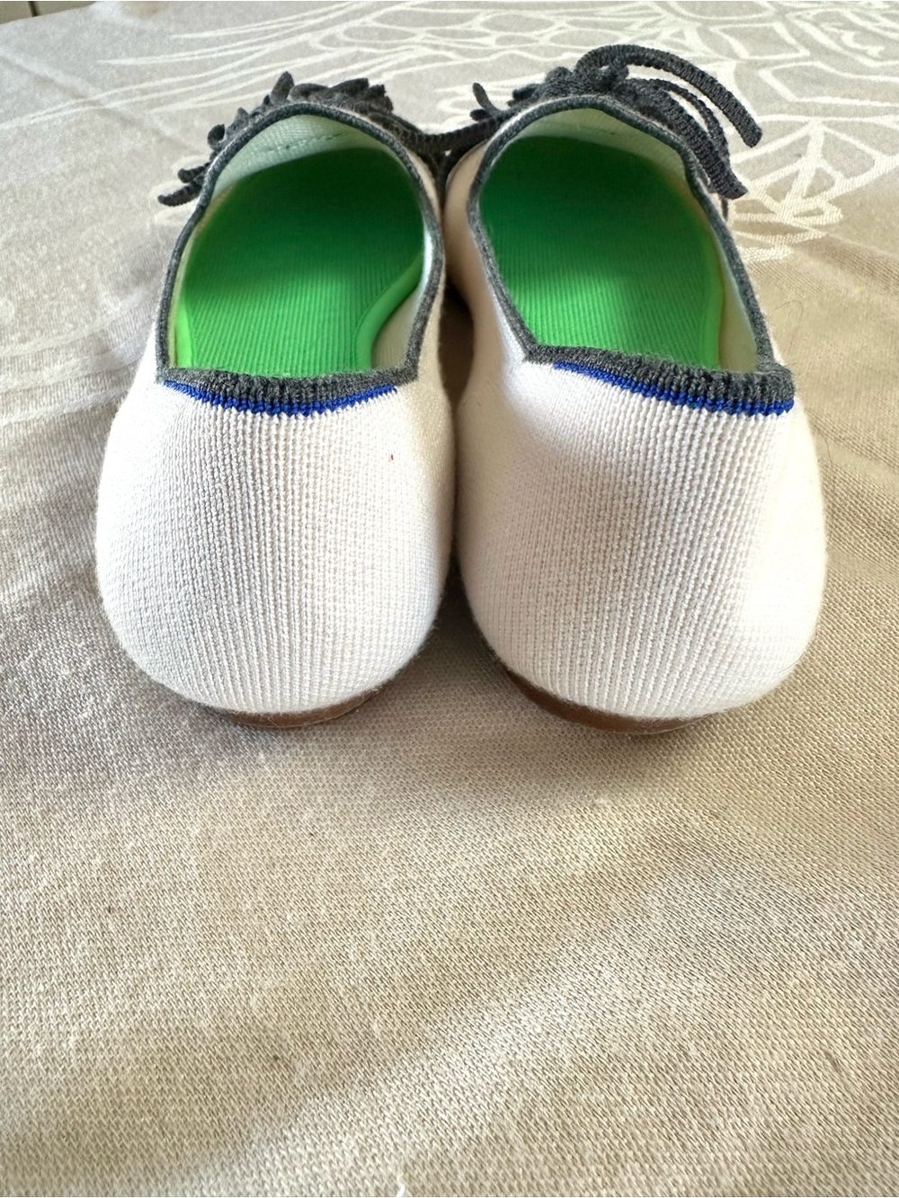 Rothy’s The Loafer Tassel Ivory Gray Knit Flats Size 9.5 EUC - Picture 2 of 6